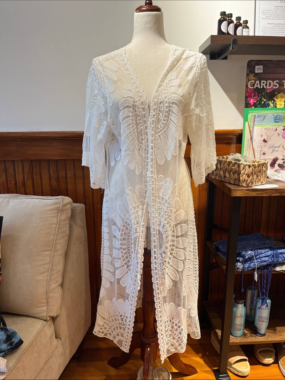 Adiva White Lace Crochet Long Robe Kimono